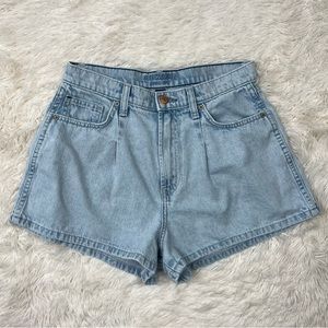 Arizona Jean Company high rise jean shorts light wash single pleat Sz 9